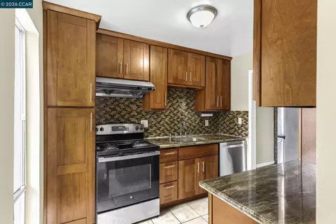 385 Jayne Ave #215, Oakland, CA 94610