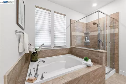 Bath - 2857 Alliston Loop, Dublin, CA 94568 photo 4 of 7