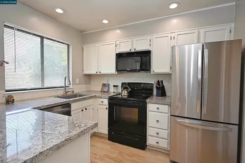 Kitchen - 94 Elder Dr #H, Pacheco, CA 94553 photo 1 of 6