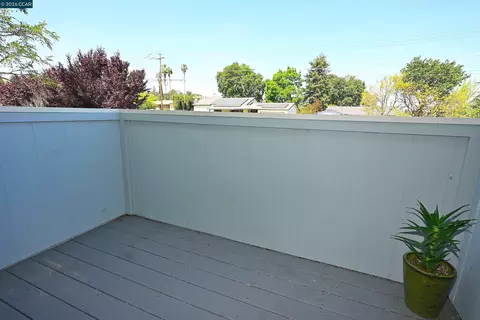 Exterior - 94 Elder Dr #H, Pacheco, CA 94553 photo 5 of 8