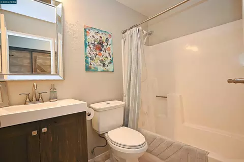 Bath - 94 Elder Dr #H, Pacheco, CA 94553 photo 3 of 4