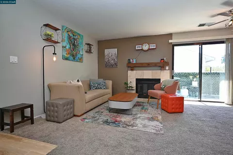 Living - 94 Elder Dr #H, Pacheco, CA 94553 photo 2 of 3