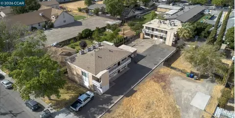 218-220 W K St, Los Banos, CA 93635