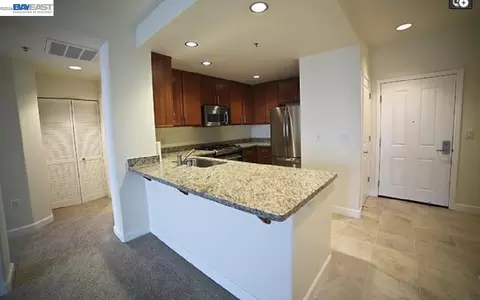 Kitchen - 423 7th St #208, Oakland, CA 94607 photo 3 of 3