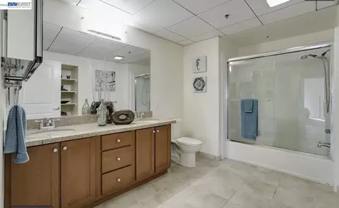 Bath - 423 7th St #208, Oakland, CA 94607 photo 2 of 2