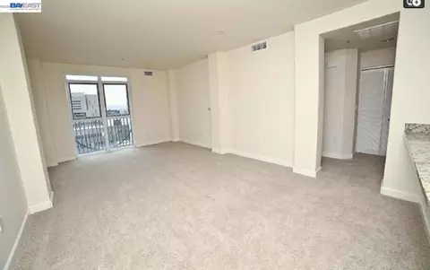 Living - 423 7th St #208, Oakland, CA 94607 photo 1 of 2