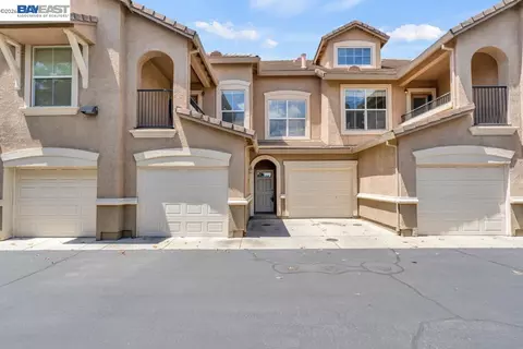 5350 Dunlay Dr #412, Sacramento, CA 95835