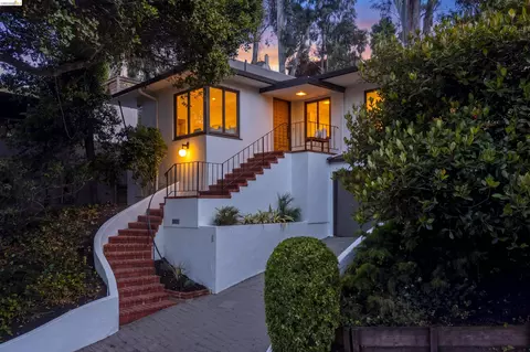 1085 Brookwood Rd, Oakland, CA 94610