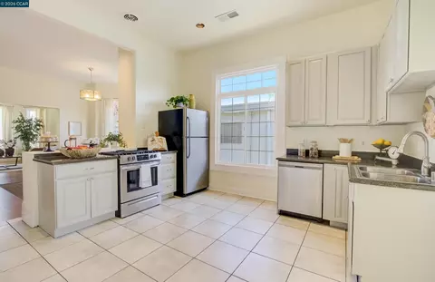 Kitchen - 1522 Harmon St, Berkeley, CA 94703 photo 2 of 10
