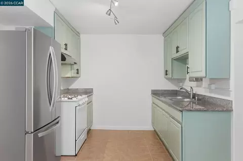 Kitchen - 1522 Harmon St, Berkeley, CA 94703 photo 6 of 10
