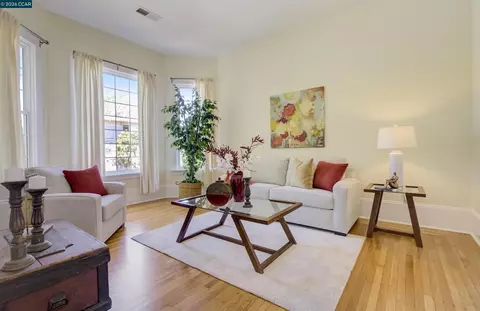Living - 1522 Harmon St, Berkeley, CA 94703 photo 2 of 5