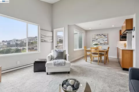 Living - 5003 Palmetto Ave #83, Pacifica, CA 94044 photo 5 of 5
