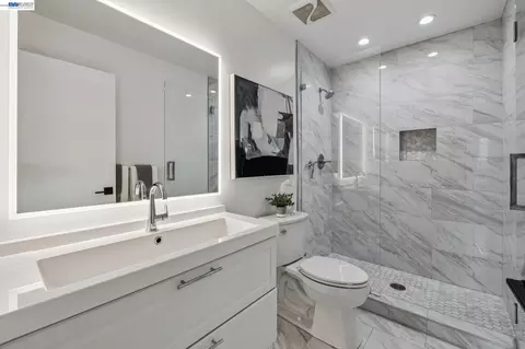 Bath - 5003 Palmetto Ave #83, Pacifica, CA 94044 photo 2 of 7