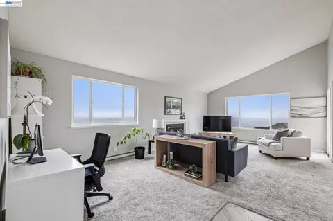 Living - 5003 Palmetto Ave #83, Pacifica, CA 94044 photo 1 of 5