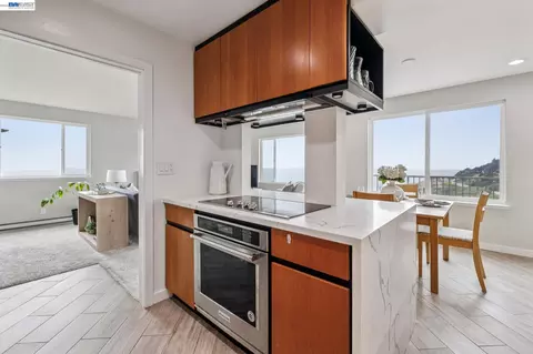 Kitchen - 5003 Palmetto Ave #83, Pacifica, CA 94044 photo 1 of 6