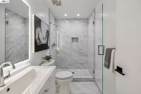 Bath - 5003 Palmetto Ave #83, Pacifica, CA 94044 photo 3 of 7
