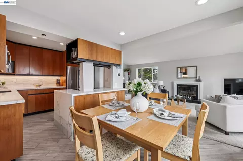 Dining - 5003 Palmetto Ave #83, Pacifica, CA 94044 photo 4 of 4