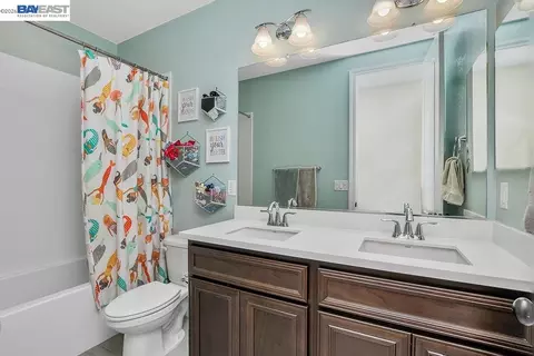 Bath - 4609 Margaret Adele Ln, Tracy, CA 95377 photo 4 of 4