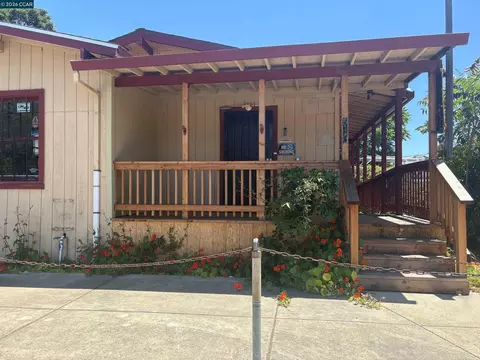 Exterior - 516 Ward St, Martinez, CA 94553 photo 2 of 3