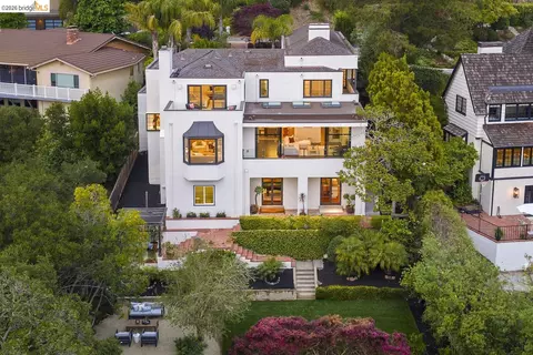 110 Somerset Rd, Piedmont, CA 94611