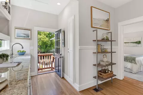 Entry Way - 2238 California St, Berkeley, CA 94703 photo 2 of 2
