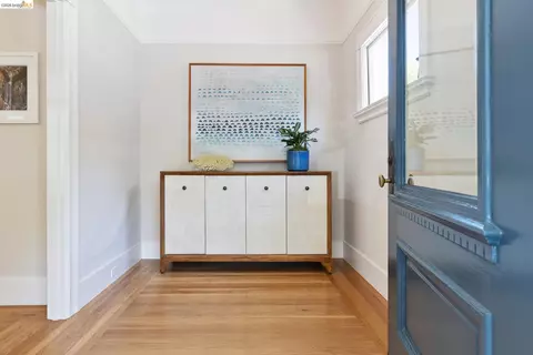 Entry Way - 2238 California St, Berkeley, CA 94703 photo 1 of 2