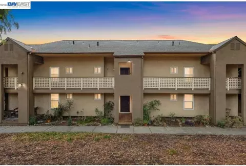 680 Dartmore Ln #260, Hayward, CA 94544