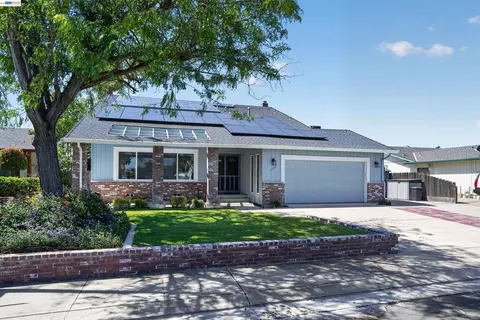 1264 Sprague St, Manteca, CA 95336