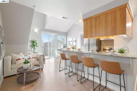 2330 University Ave #330, East Palo Alto, CA 94303
