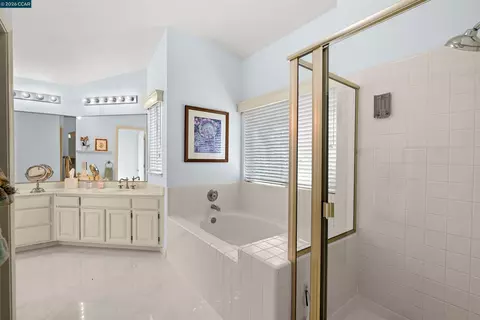 Bath - 5300 Clearbrook Dr, Concord, CA 94521 photo 1 of 6