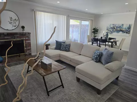2880 Georgia Dr, Tracy, CA 95376