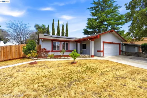 2880 Georgia Dr, Tracy, CA 95376