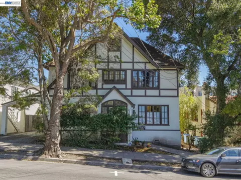 Exterior - 2366 Cedar St #3, Berkeley, CA 94708 photo 3 of 12