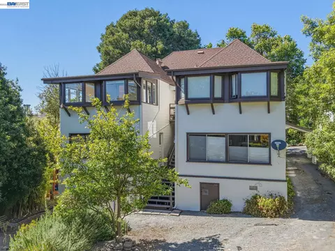 Exterior - 2366 Cedar St #3, Berkeley, CA 94708 photo 10 of 12
