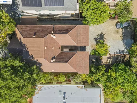 View/Area - 2366 Cedar St #3, Berkeley, CA 94708 photo 6 of 13