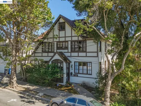 Exterior - 2366 Cedar St #3, Berkeley, CA 94708 photo 12 of 12