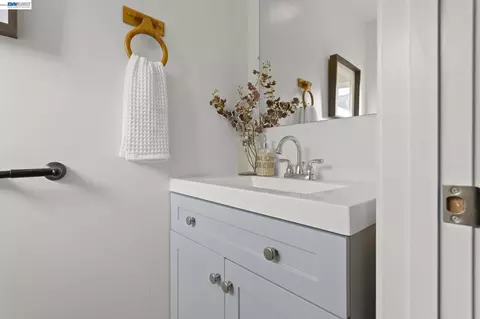 Bath - 1815 Second St, Alameda, CA 94501 photo 2 of 3