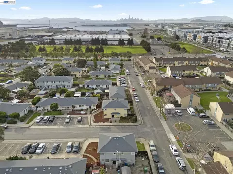 View/Area - 1815 Second St, Alameda, CA 94501 photo 2 of 10