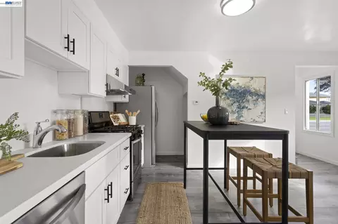 Kitchen - 1815 Second St, Alameda, CA 94501 photo 2 of 2