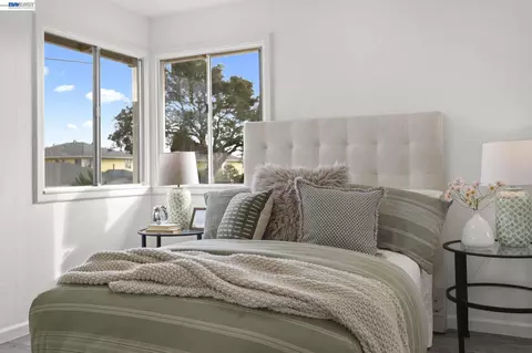 Bedroom - 1815 Second St, Alameda, CA 94501 photo 4 of 7