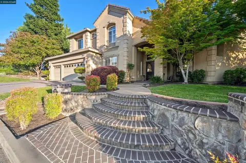 1020 Pebble Beach Dr, Clayton, CA 94517
