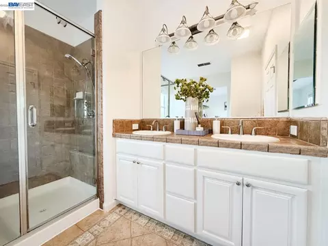 Bath - 3291 Monaghan St, Dublin, CA 94568 photo 3 of 4