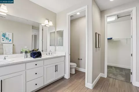 Entry Way - 2565 Modena Dr, Pittsburg, CA 94565 photo 3 of 5
