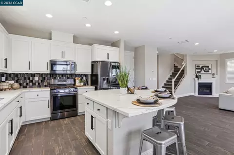 2565 Modena Dr, Pittsburg, CA 94565