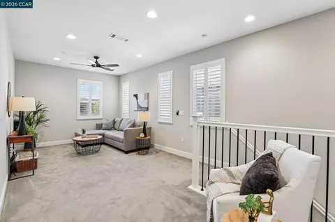Living - 2565 Modena Dr, Pittsburg, CA 94565 photo 4 of 4