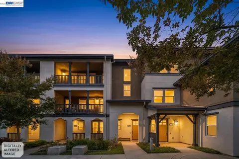 Exterior - 472 Diller St, Alameda, CA 94501 photo 7 of 7