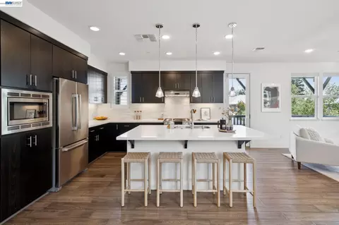 472 Diller St, Alameda, CA 94501