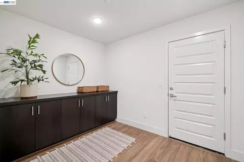 Entry Way - 472 Diller St, Alameda, CA 94501 photo 5 of 5