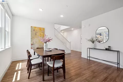 Dining - 472 Diller St, Alameda, CA 94501 photo 2 of 2