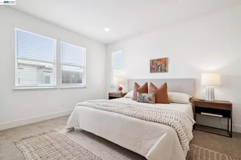 Bedroom - 472 Diller St, Alameda, CA 94501 photo 1 of 8